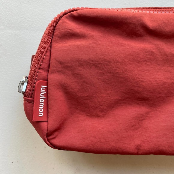 NWT Lululemon Everywhere Belt Bag 1L Terra Orange Fall Limited Color - Picture 4 of 11